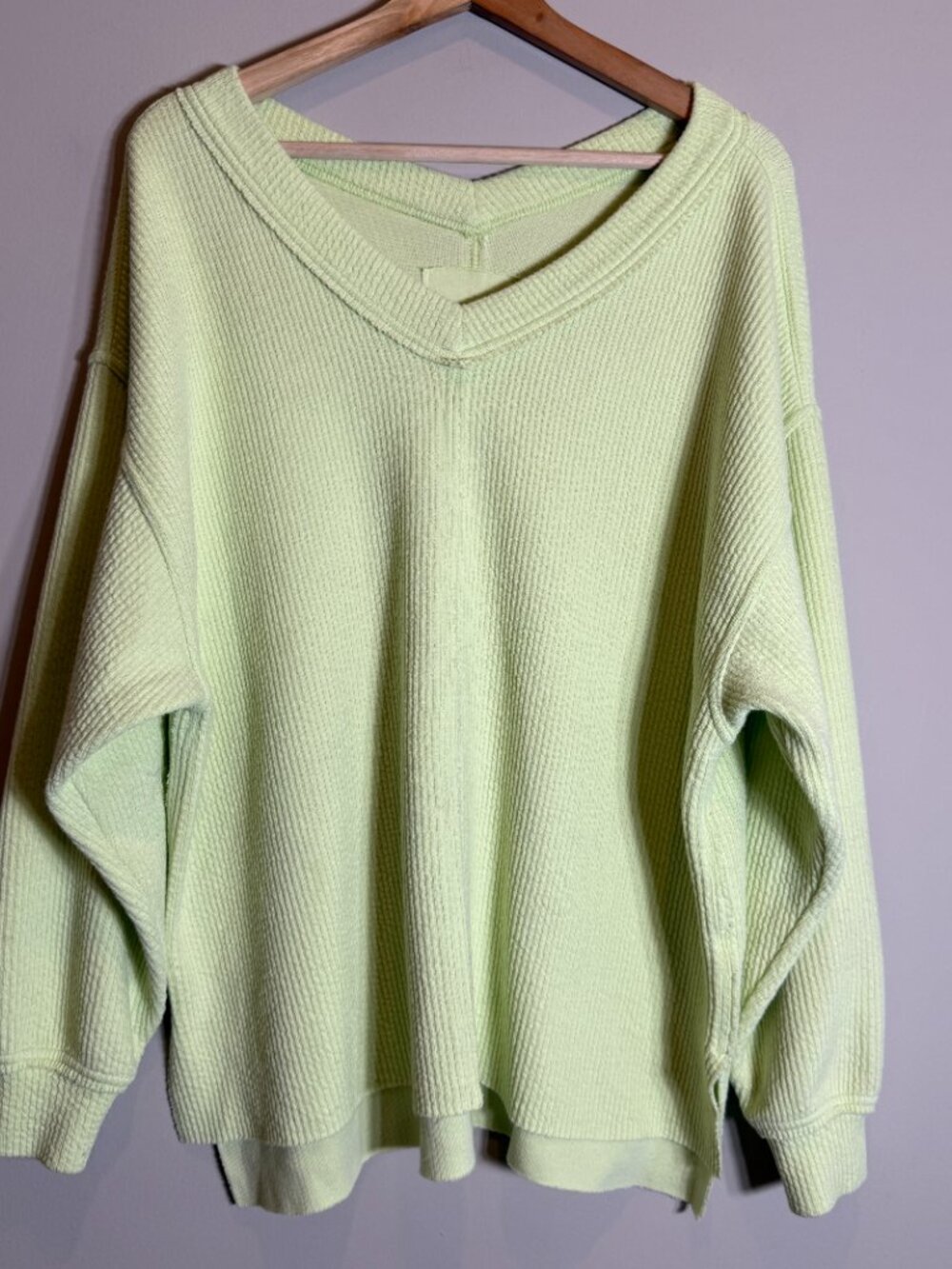 Aerie Wonder Textured V-Neck Sweatshirt Women's Small Green Glow Pullover Comfy - Picture 5 of 12